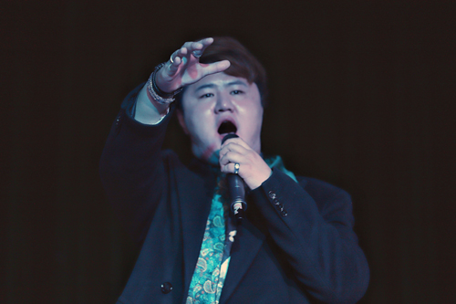 歌曲《跟你走》表演者：陈石.jpg