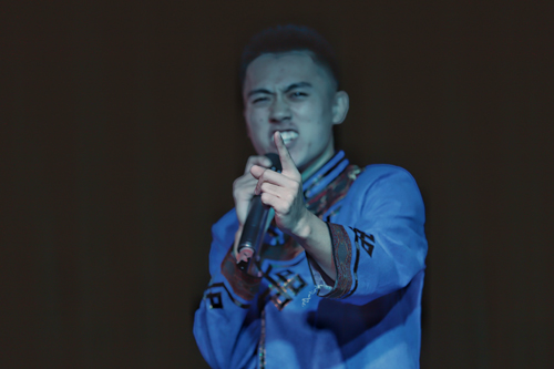 歌曲《请到草原来》表演者：李超.jpg