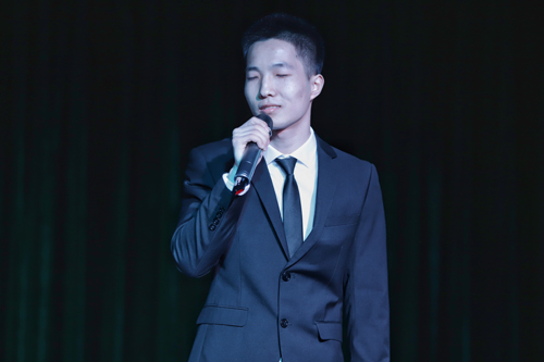 歌曲《世间最美与你环环相扣》表演者：杨振宇.jpg